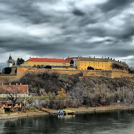Appartamento Oaza centar Novi Sad Esterno foto